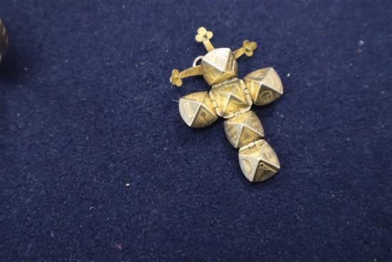 A 9ct gold sovereign case and a 9ct gold Masonic folding cross.